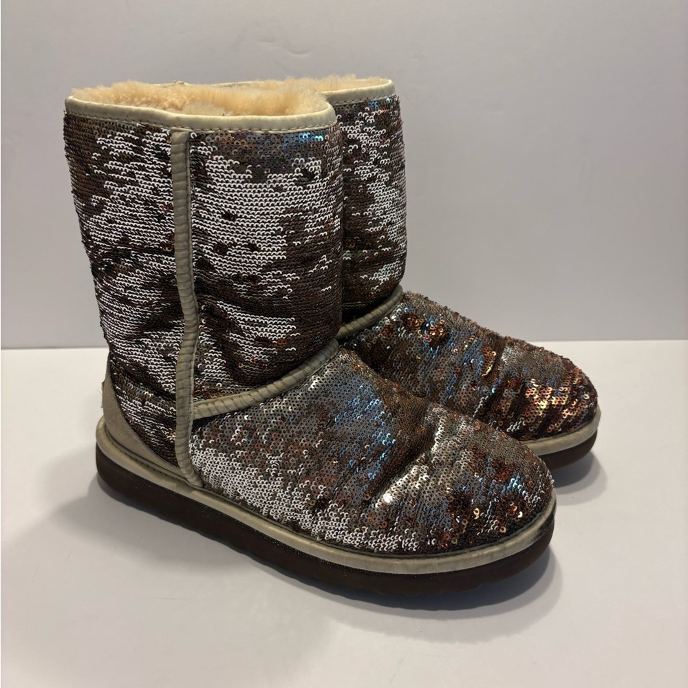 Ugg Women’s Boots Classic Short Sparkles Sequins Champagne 3353 Size 7
